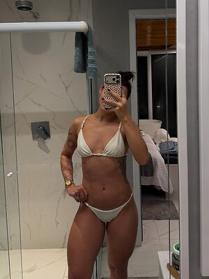 Glenda Higrid Nude Leaked Photo #3