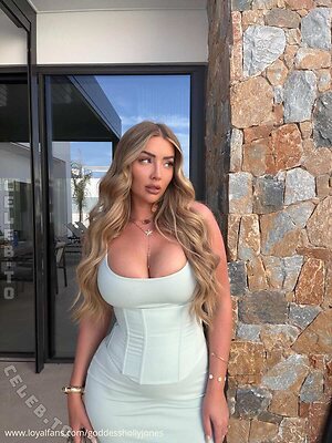 goddesshollyjones Nude Leaked Photo #11