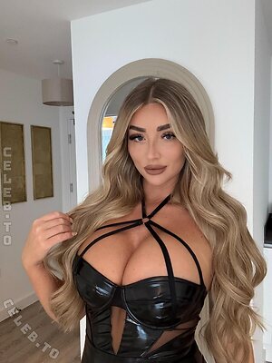 goddesshollyjones Nude Leaked Photo #15
