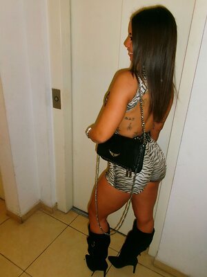 Gostosas de mini short leaked photo #2