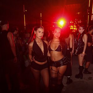 Gostosas de mini short leaked photo #57