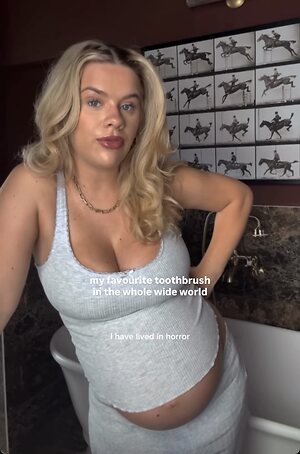 Grace Beverley leaked photo #7