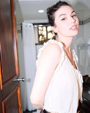 Grace Caroline Currey leaked photo #63