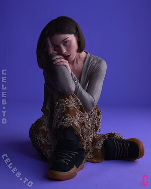 Gracie Abrams photo