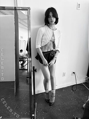 Gracie Abrams photo