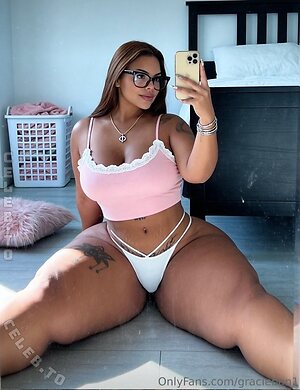 Gracie Bon Nude Leaked Photo #9