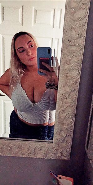Gracie W leaked photo #4