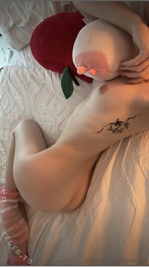 gracieee Nude Leaked Photo #11