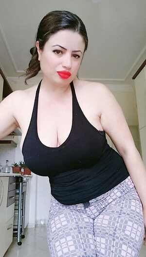 Gulay Uysal leaked photo #5