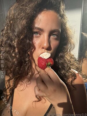 Gwen Fogel Nude Leaked Photo #7