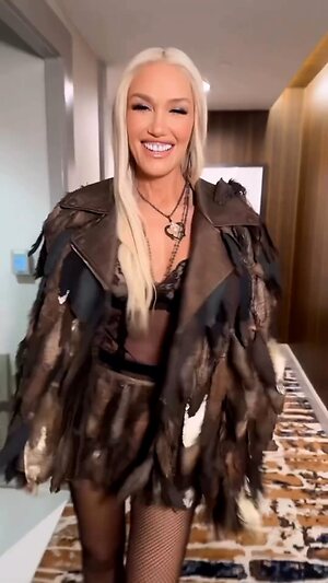 Gwen Stefani Hot leaked photo #15