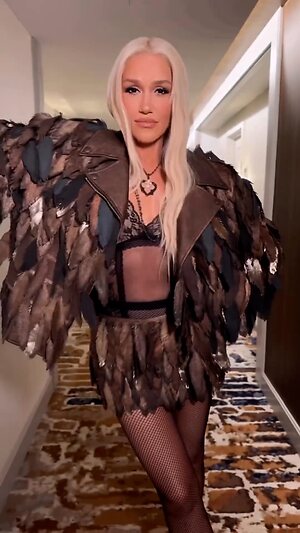 Gwen Stefani Hot leaked photo #19