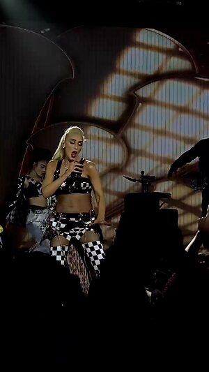 Gwen Stefani Hot leaked photo #43