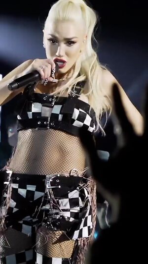 Gwen Stefani Hot leaked photo #45