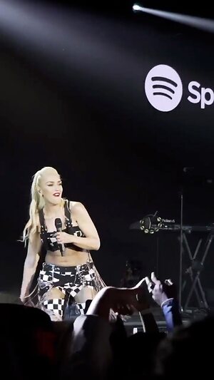 Gwen Stefani Hot leaked photo #50