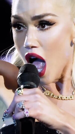 Gwen Stefani Hot leaked photo #51