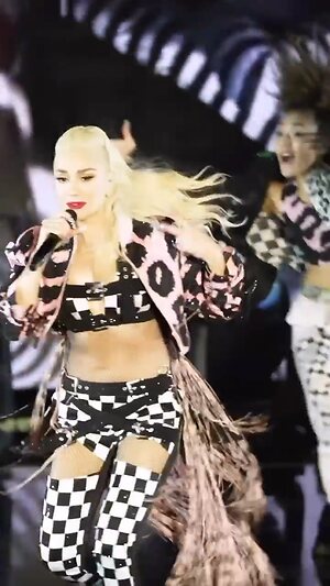 Gwen Stefani Hot leaked photo #52