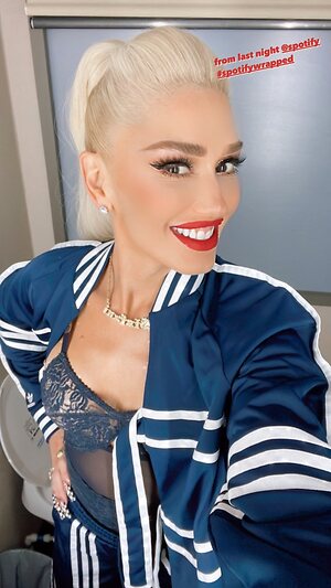 Gwen Stefani Hot