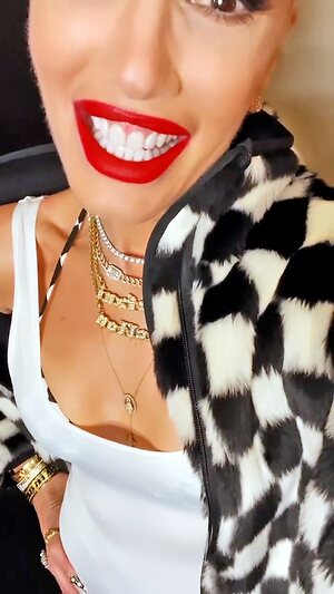 Gwen Stefani Hot