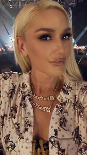 Gwen Stefani Hot