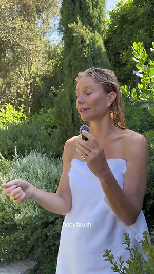 Gwyneth Paltrow leaked photo #32