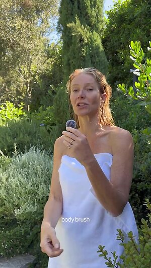Gwyneth Paltrow leaked photo #33