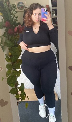 H Curviest Thiccest Growing leaked photo #3