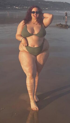 H Curviest Thiccest Growing leaked photo #27