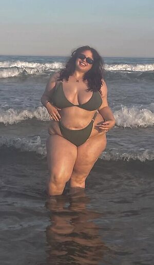 H Curviest Thiccest Growing leaked photo #28