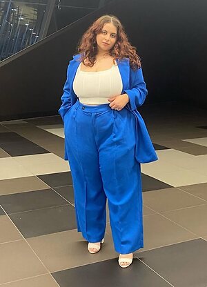 H Curviest Thiccest Growing leaked photo #33