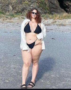 H Curviest Thiccest Growing leaked photo #35