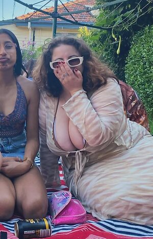 H Curviest Thiccest Growing leaked photo #40