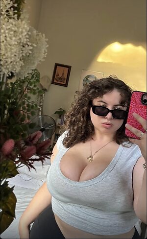 H Curviest Thiccest Growing leaked photo #70
