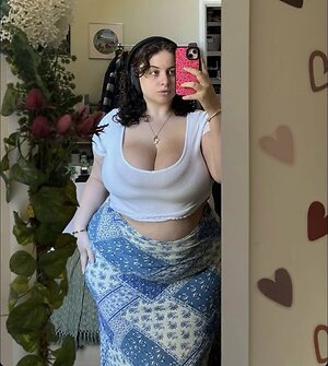 H Curviest Thiccest Growing leaked photo #73
