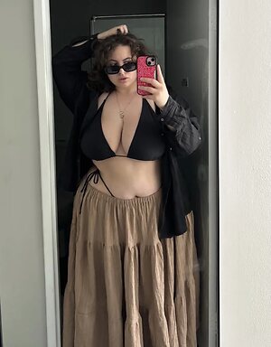 H Curviest Thiccest Growing leaked photo #93