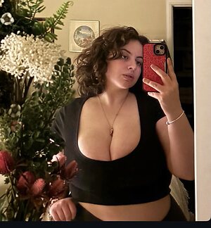 H Curviest Thiccest Growing leaked photo #96