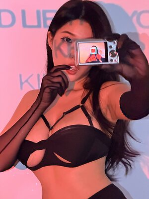 Ha My Duyen leaked photo #23