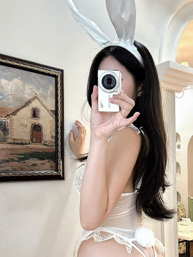 Ha My Duyen leaked photos