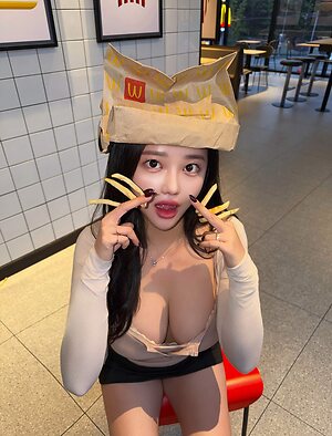 Ha Yeon Nude Leaked Photo #9