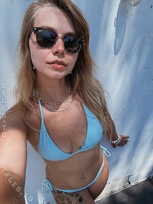 Hailee & Kendra Nude Leaked Photo #31
