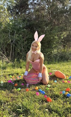 Hailee Johnson Nude Leaked Photo #43