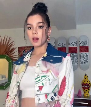 Hailee Steinfeld leaked photo #51
