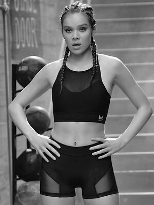 Hailee Steinfeld