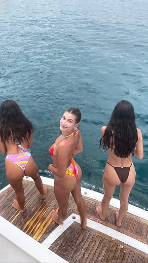 Hailey Baldwin Bieber Hot leaked photo #45