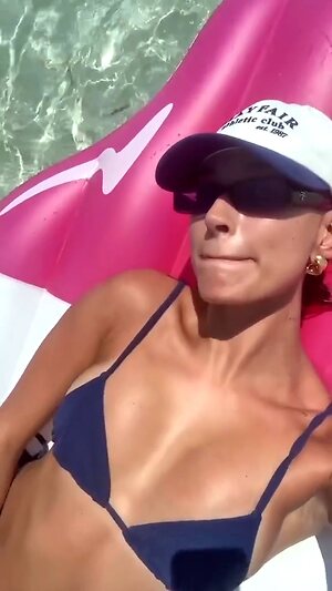Hailey Baldwin Bieber Hot leaked photo #75