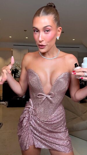 Hailey Baldwin Bieber Hot leaked photo #92