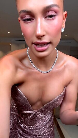 Hailey Baldwin Bieber Hot leaked photo #93