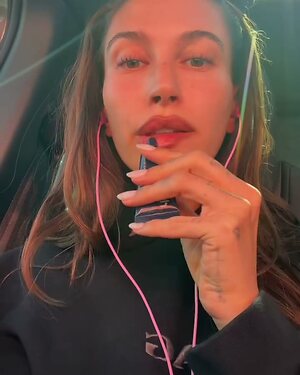 Hailey Baldwin Nude Leaked Photo #76