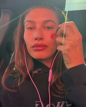 Hailey Baldwin Nude Leaked Photo #80