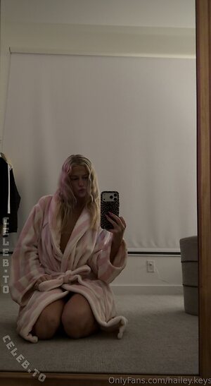 Hailey Keys Nude Leaked Photo #30